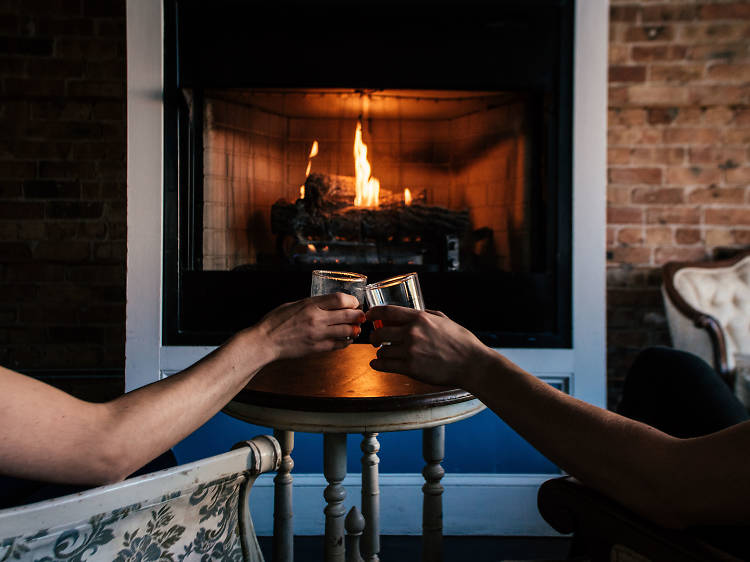 The best Chicago restaurants and bars with fireplaces