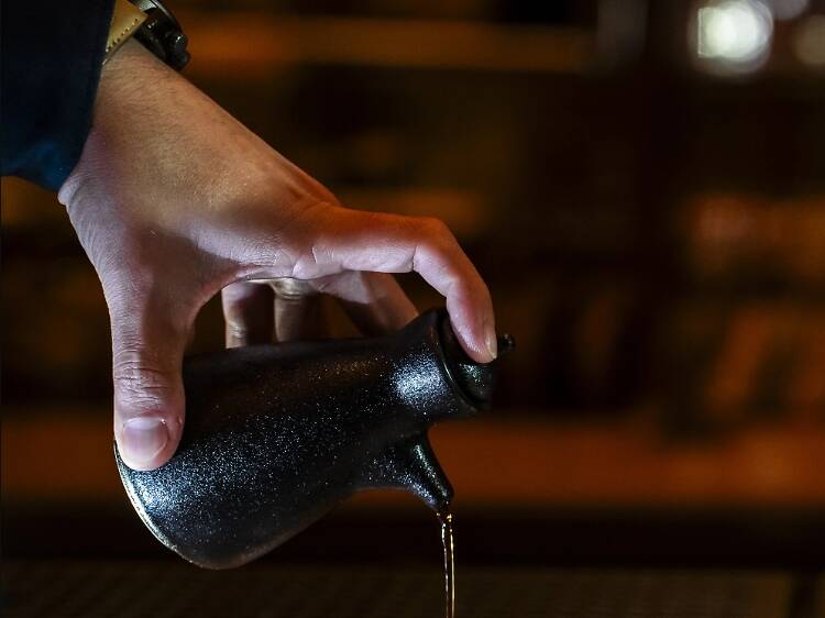 Shh, não conte a ninguém. Cinco bares speakeasy para conhecer no Porto