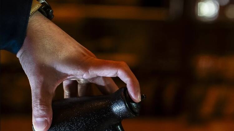 Shh, não conte a ninguém. Cinco bares speakeasy para conhecer no Porto